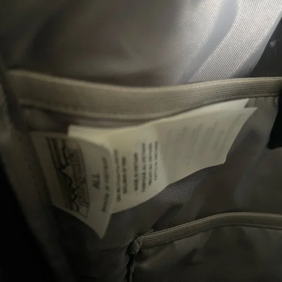 Patagonia Black Hole Pack Padded Back Polyester Backpack 49296 Black 25 L - Picture 3 of 10